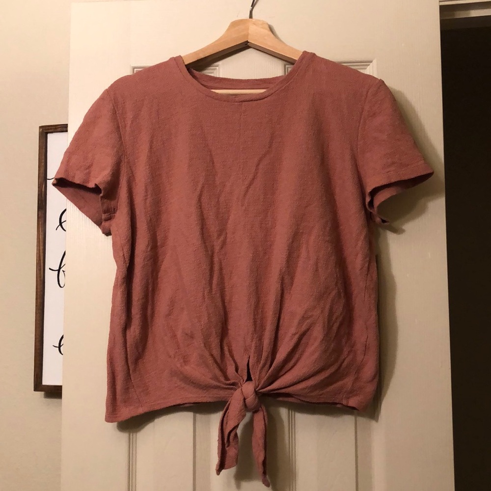 Mauve colored knot tee